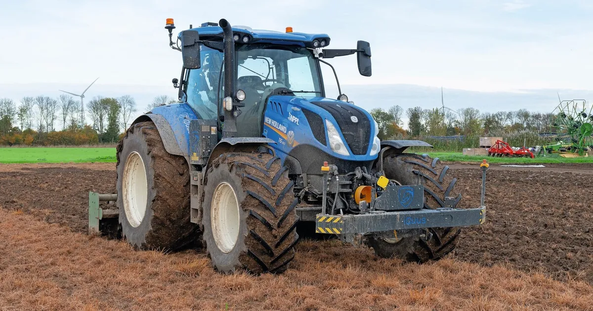 iQuus: автономный трактор завоевывает фермеров