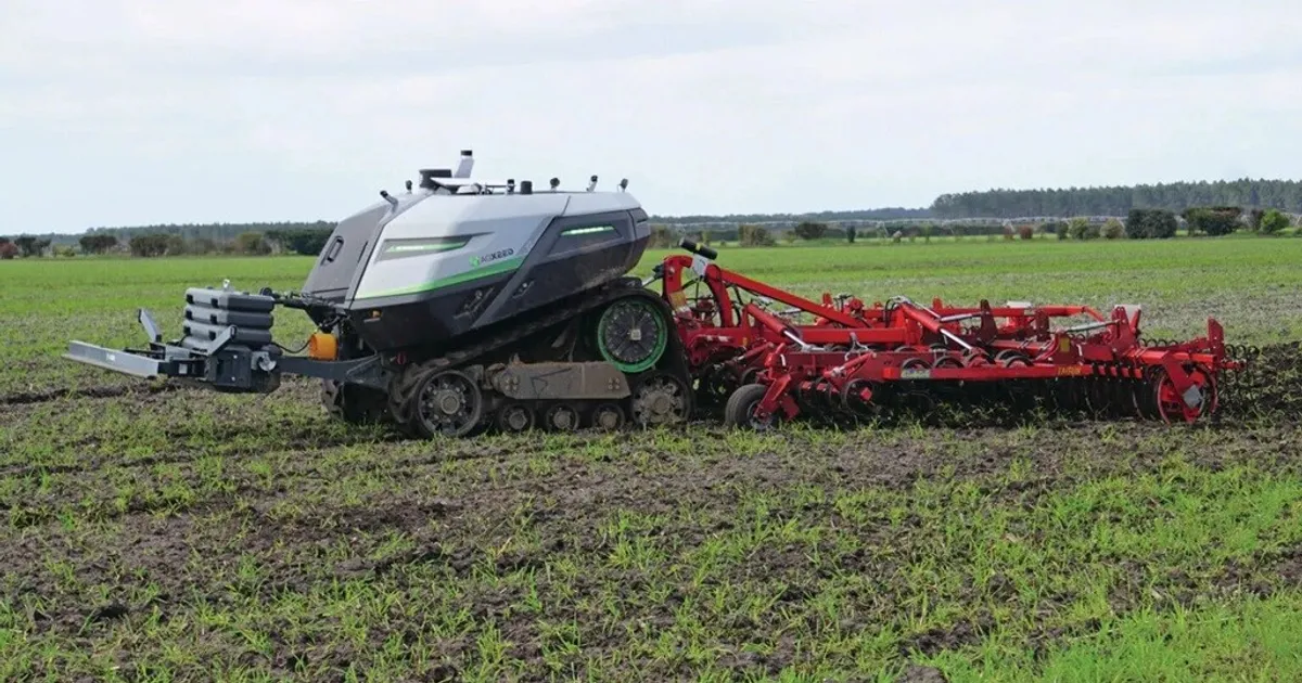 AgXeed Series 7: тесты на поле с культиватором